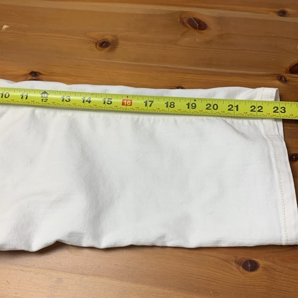Chico’s So Slimming White Capris, 5 pocket Jean style. Stretch - Picture 11 of 17